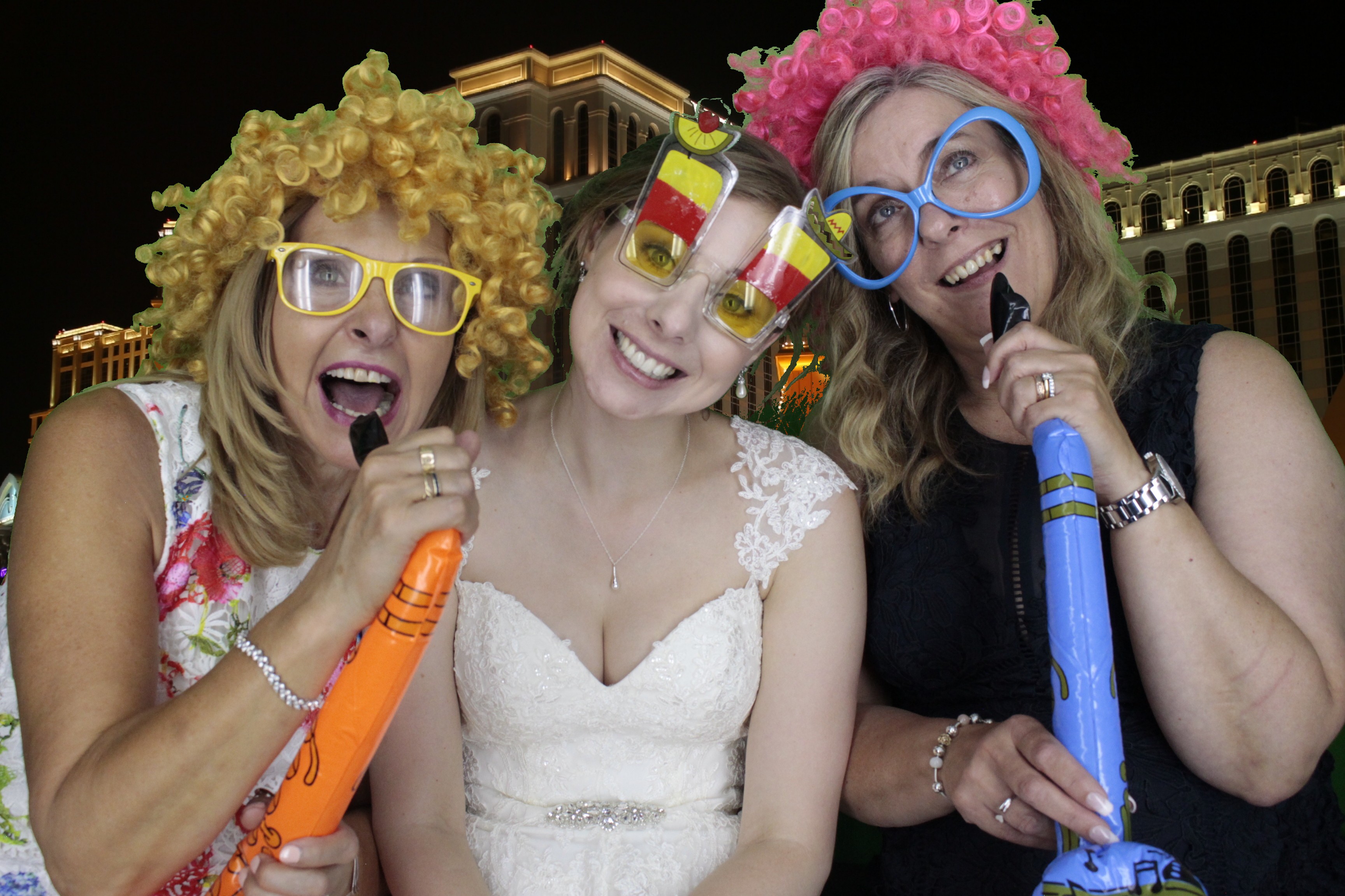 Mr & Mrs Brooks | View more photos from the event at gallery.myphotoboothexperience.co.uk/u/MyPhotoBoothExperienceLtd/Mr-Mrs-Brooks